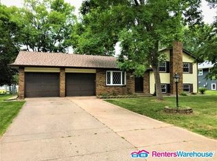 10411 Uplander St NW, Coon Rapids, MN 55433