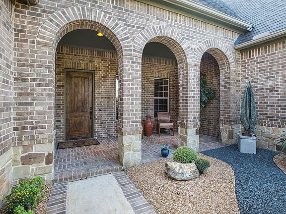 3rd image of 32435 Waterford Crest Ln