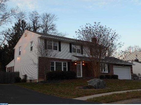 2nd image of 2313 Mousley Pl
