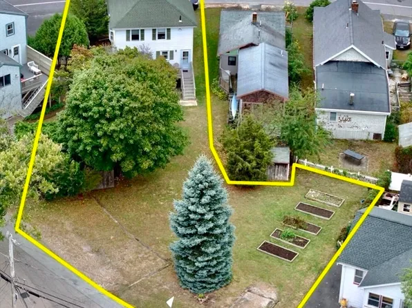 69 Nantasket Rd, Hull, MA 02045