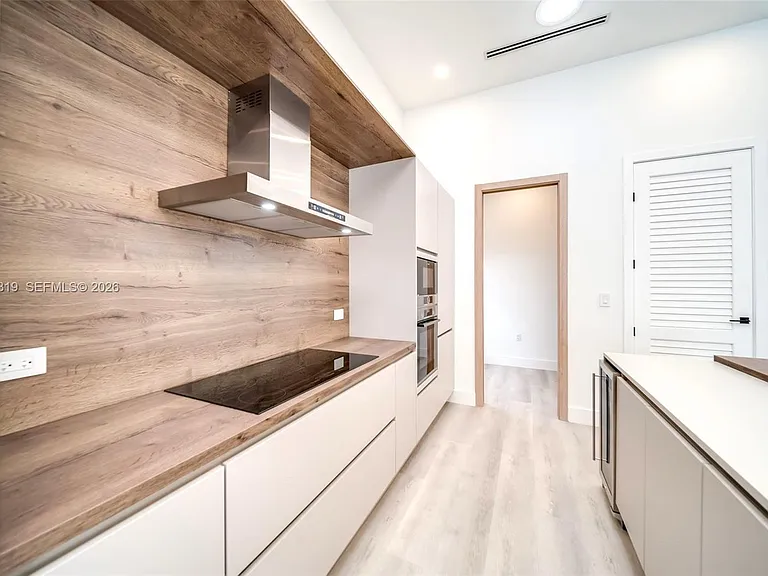 8990 N Miami Ave — Photo 30