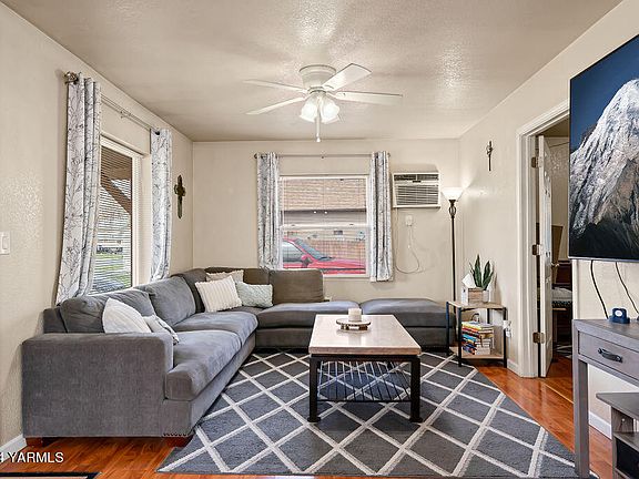 5th image of 909 S 6th Ave