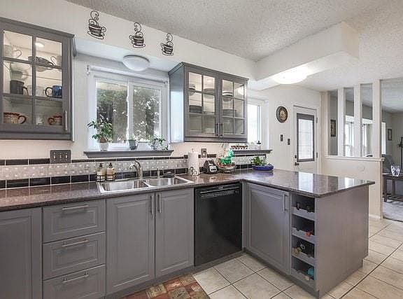 2nd image of 1212 Doonesbury Dr