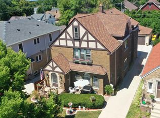 1620 E Olive St #1622, Milwaukee, WI 53211