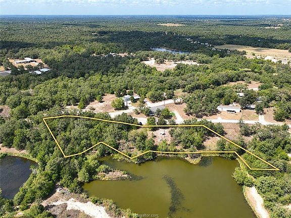 2nd image of 100 Hill Loop Rd