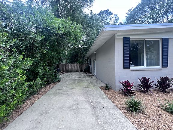 4th image of 3857 W University Ave