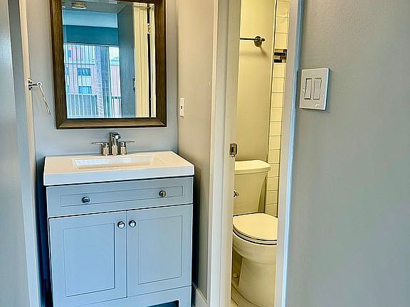 5th image of 1300 Army Navy Dr APT 720