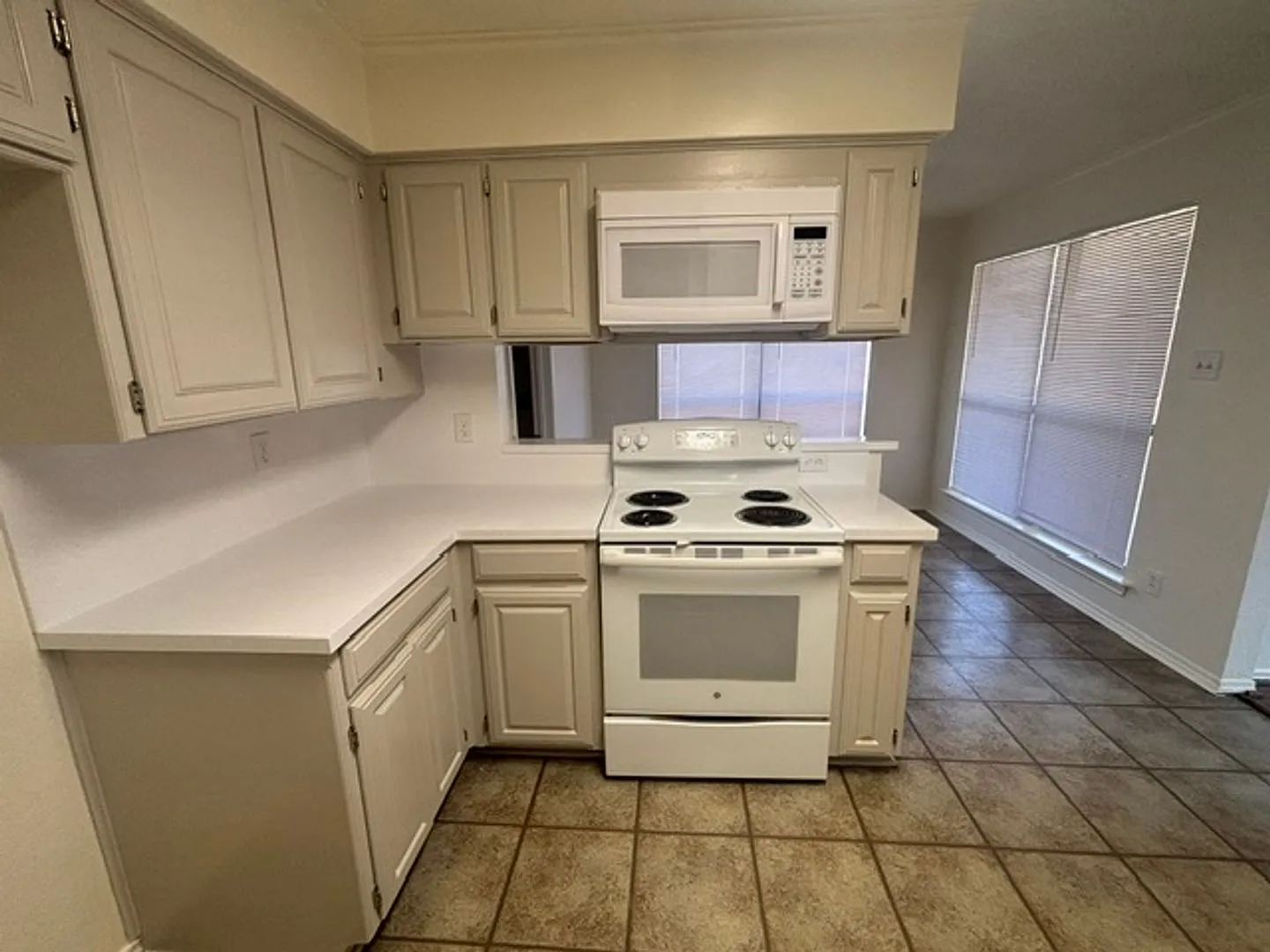Nice Single Family in Arlington in Mansfield ISD — Photo 4