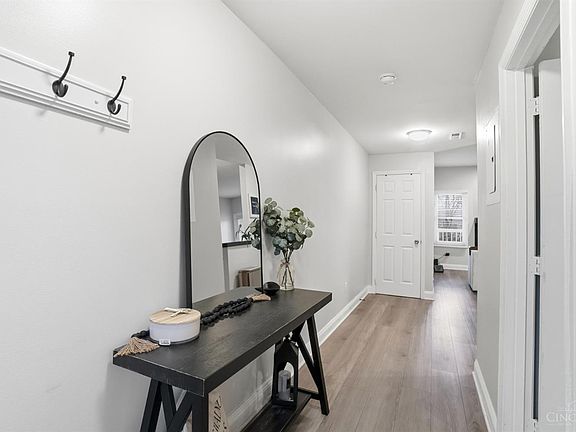 4th image of 933 Auburnview Dr