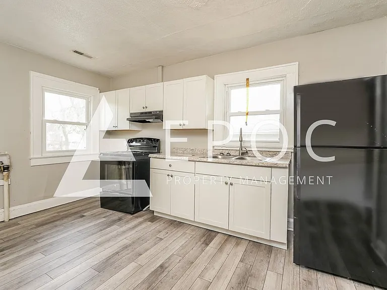 305 Burtner St — Photo 4