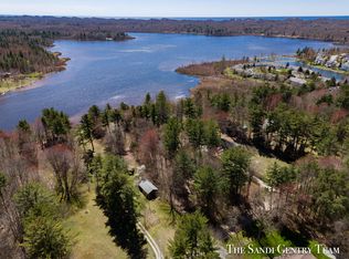 265 Dee Rd, Norton Shores, MI 49444