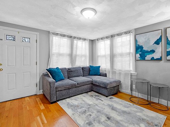 5th image of 11 Essex St