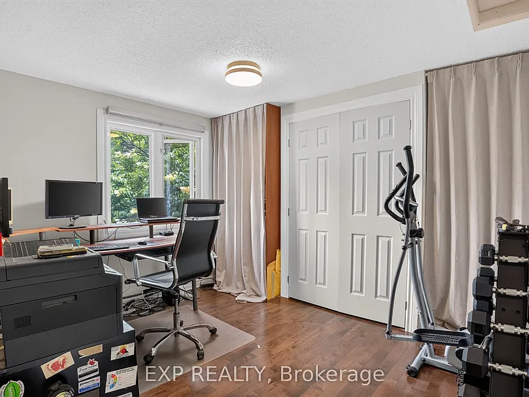 2490 Regina St — Photo 18