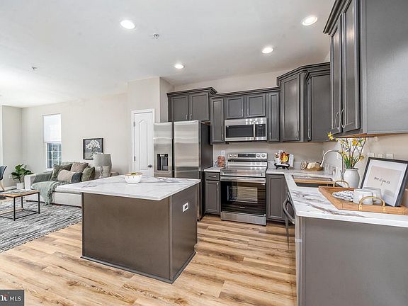 3rd image of 5060 Oyster Reef Pl