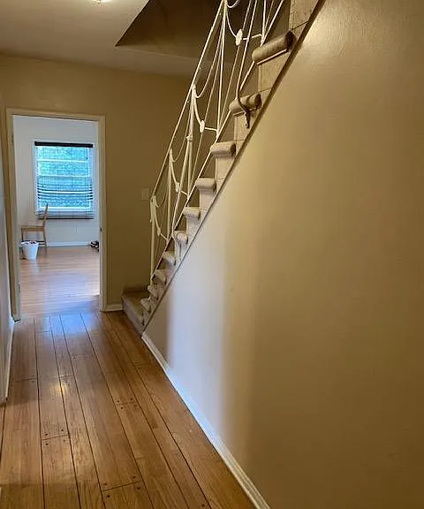 628 Midvale Ave — Photo 13