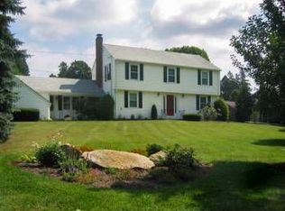 1 Brentwood Rd, Tewksbury, MA 01876
