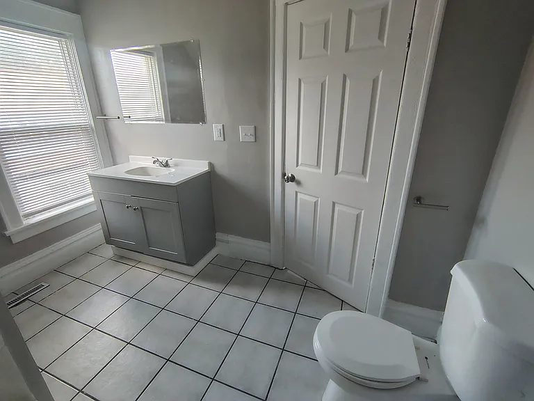 514 Sheridan St — Photo 4