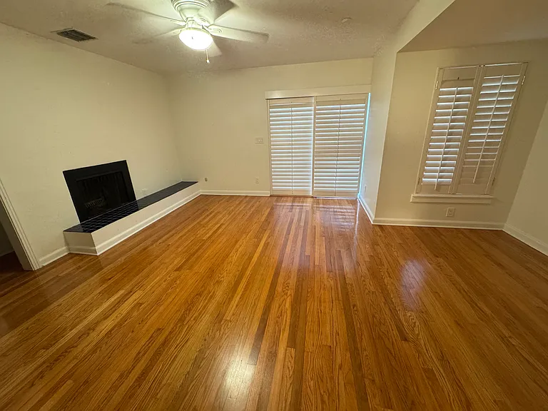 341 Kings Way — Photo 7
