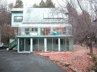 2173 Lakeview Dr E, Lake Ariel, PA 18436