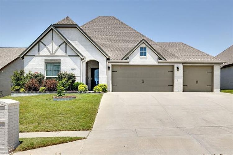 1st image of 12012 Hathaway Dr