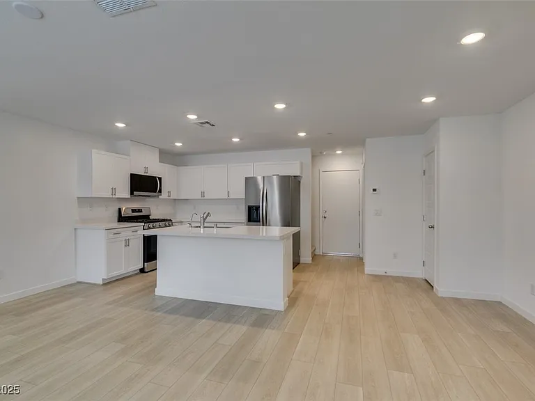 945 Jigglypuff Pl — Photo 4