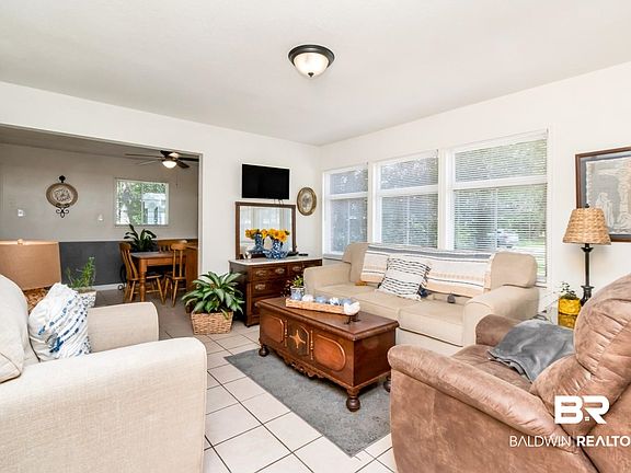 2nd image of 4118 Latimer Ln
