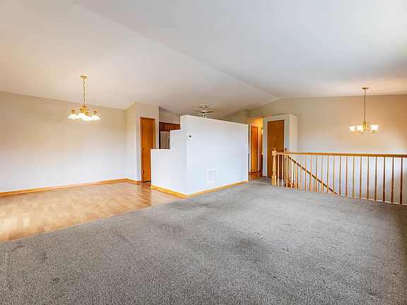 3rd image of 18118 Kirby Dr