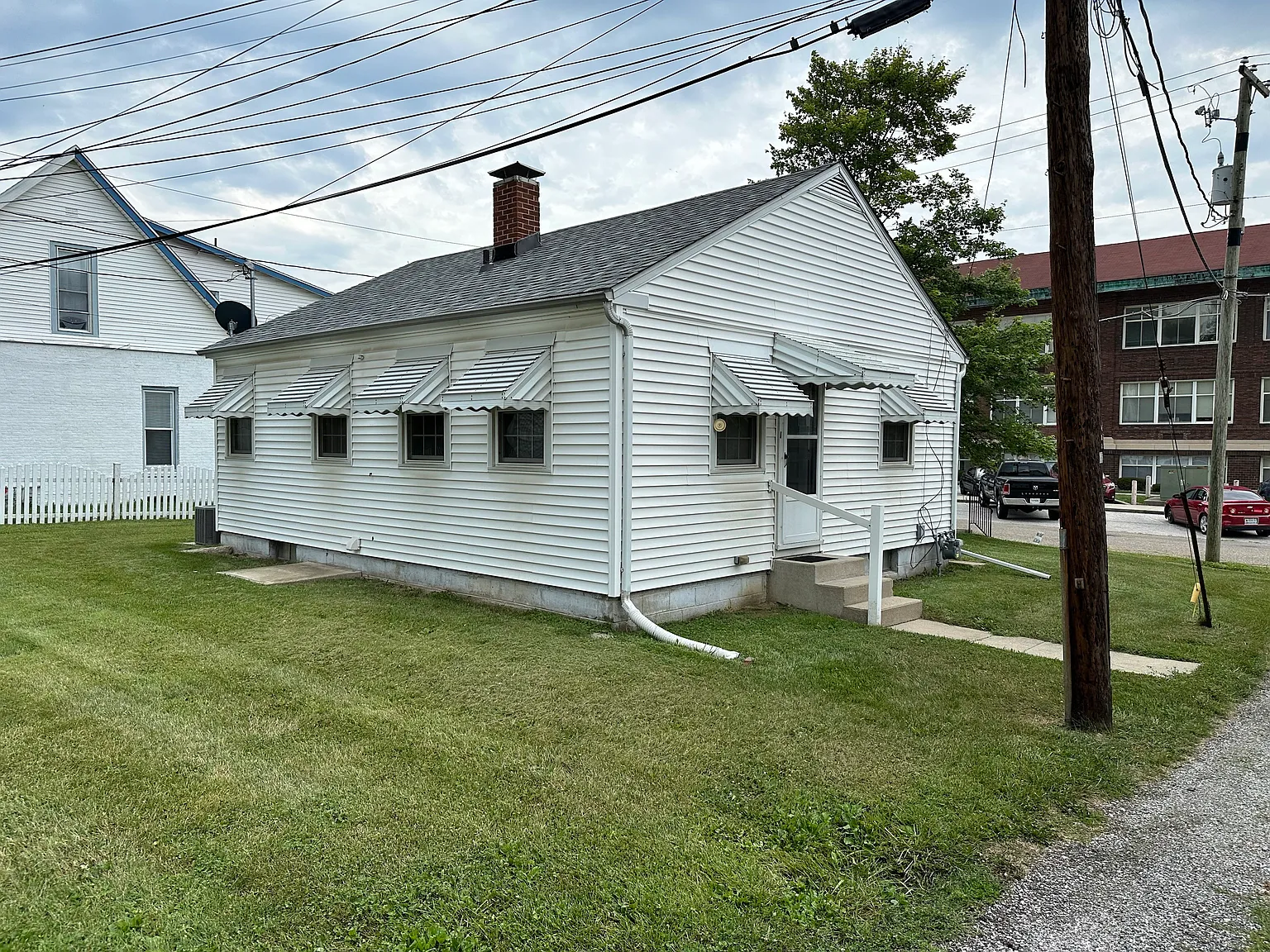 408 Seminary St photo 1