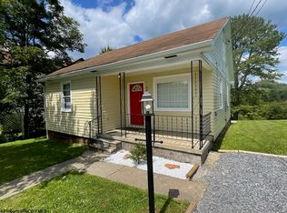 136 Leo Menendez Dr, Spelter, WV 26438