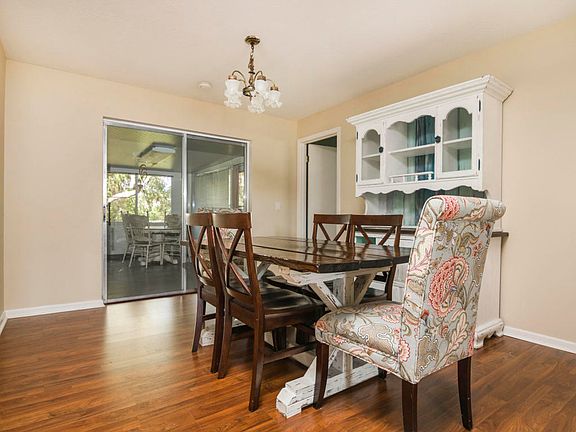 3rd image of 1356 Gleneagles Way