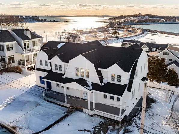 15 Glover Ave, Hull, MA 02045