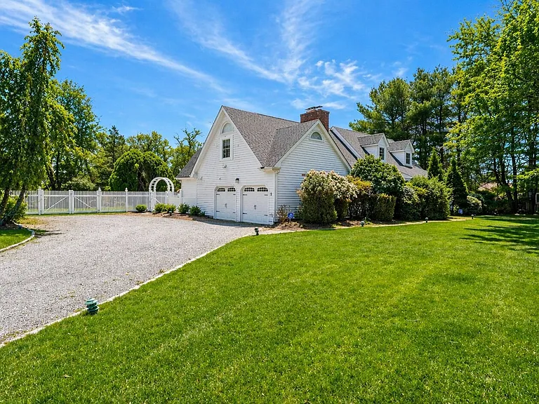 2 Old Mill Ln — Photo 40