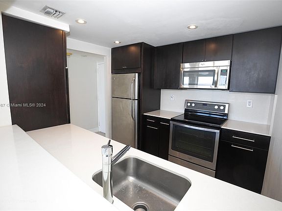 3rd image of 600 NE 36th St #1213