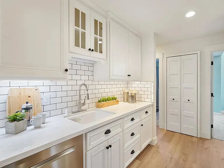 4000 Farm Hill Blvd #305 — Photo 8