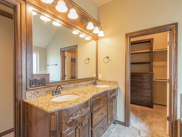 701 Lindsey Ln — Photo 19