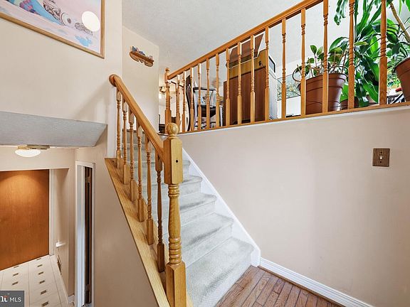 3rd image of 1595 Elmwood Ct