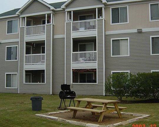3rd image of 303 517th Pkwy
