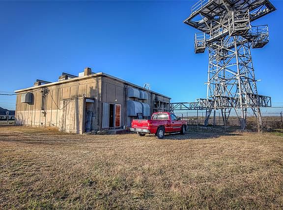 5th image of 550 S Fm 1138
