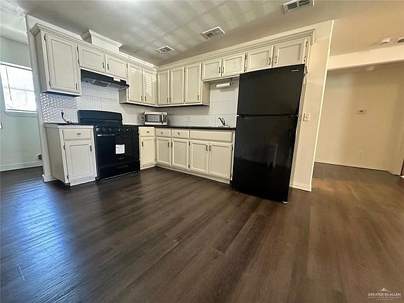 4th image of 1225 E Cano St