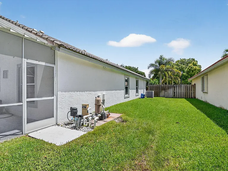 1891 Oak Berry Cir — Photo 40