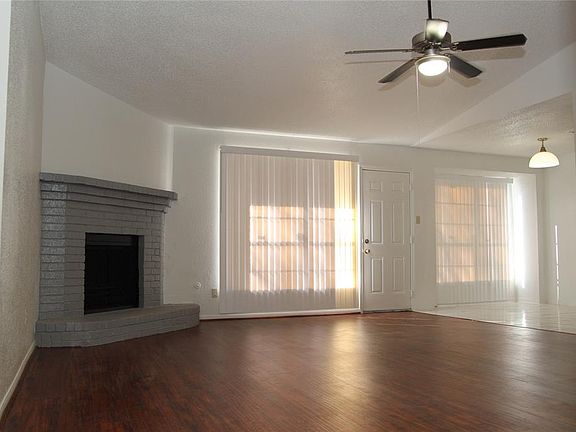 5th image of 15922 Willbriar Ln