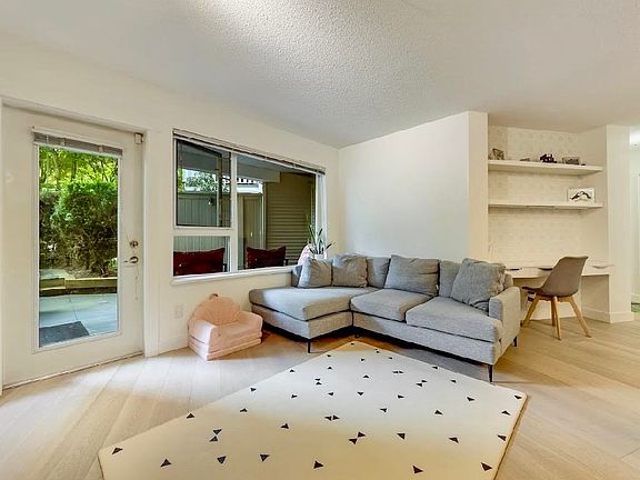 4th image of 4723 Dawson St #116