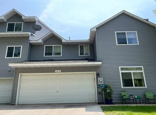 631 Woodduck Dr, Woodbury, MN 55125