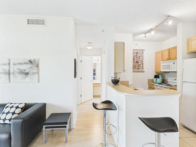 6001 SW 70th St #455 — Photo 11