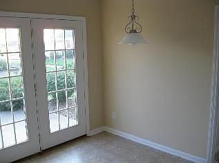 5th image of 123 Woodlake Ct