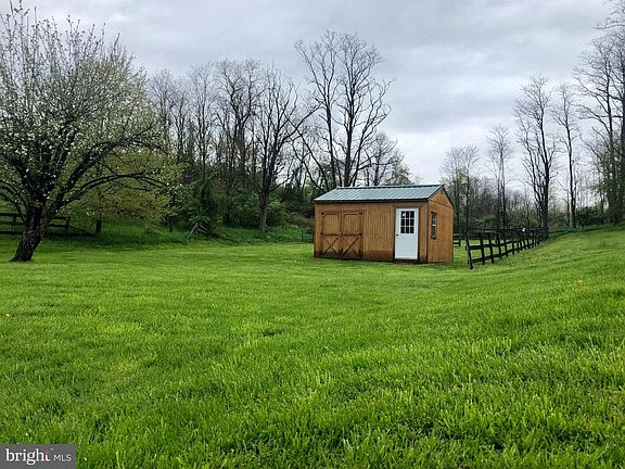 2nd image of 18600 Bo Ln SE