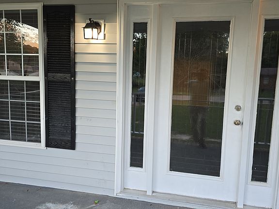 2nd image of 3016 Greystone Cir