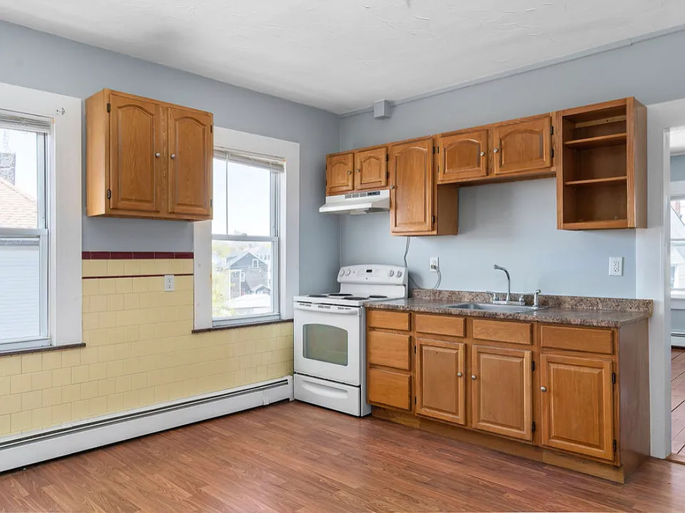 84 Berkley St #3