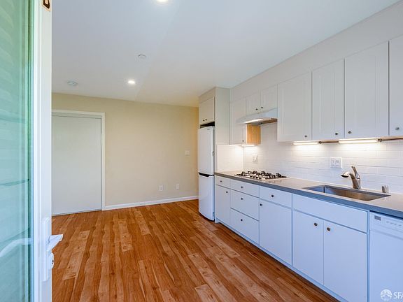 5th image of 938 Kearney St