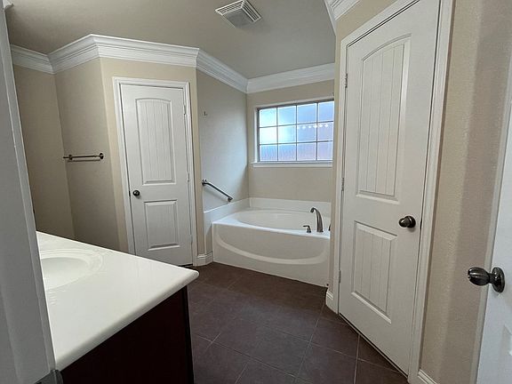 5th image of 1008 Rangers Ct